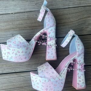 sugar thrillz floral coquette bow and pearl charm platform heels size 9